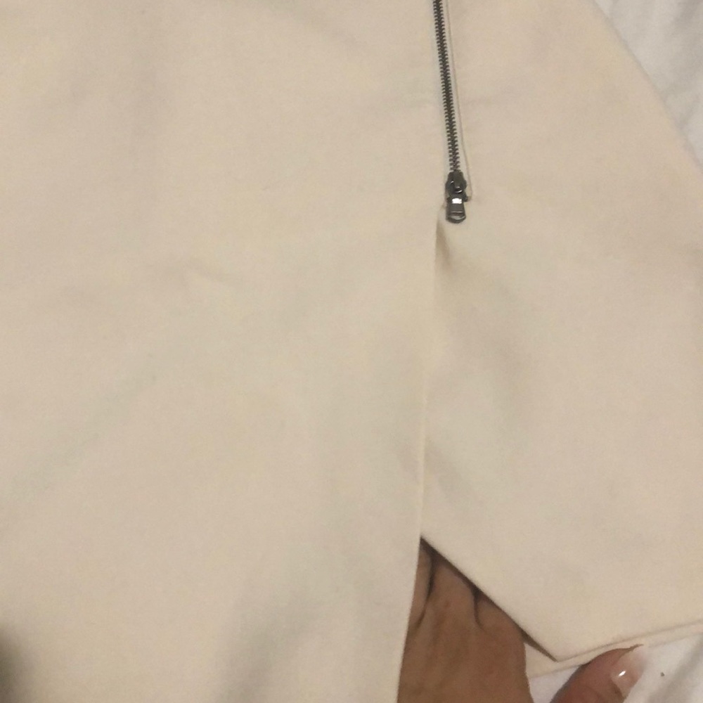 Club Monaco slit mini skirt with zipper design